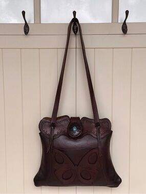 Rare Vintage Handmade 60's/70's Era 
Shoulder Bag with Hand Tooled Butterfly 🦋